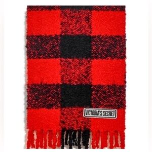 New Victoria's Secret Cozy Plaid Scarf (NWT)